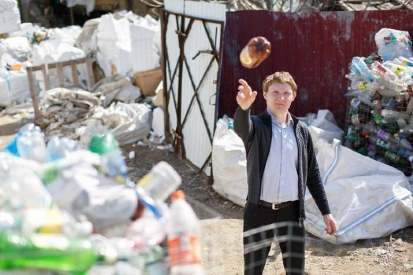 Волгоградец из пластиковых отходов построил жилой дом и два детских сада