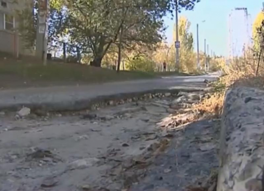 В список «убитых» дорог России, которые дольше всего не видели ремонта, попала волгоградская