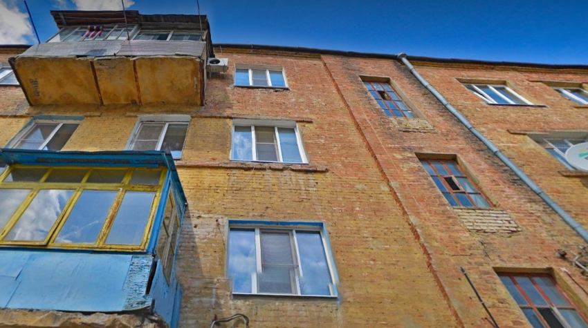 Две убитых четырехэтажки расселяют перед сносом и реконструкцией на севере Волгограда