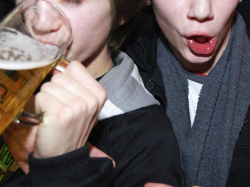 Волгоградка пойдет под суд за продажу пива подросткам