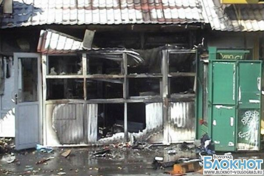 В Волжском неизвестные подожгли мясной павильон