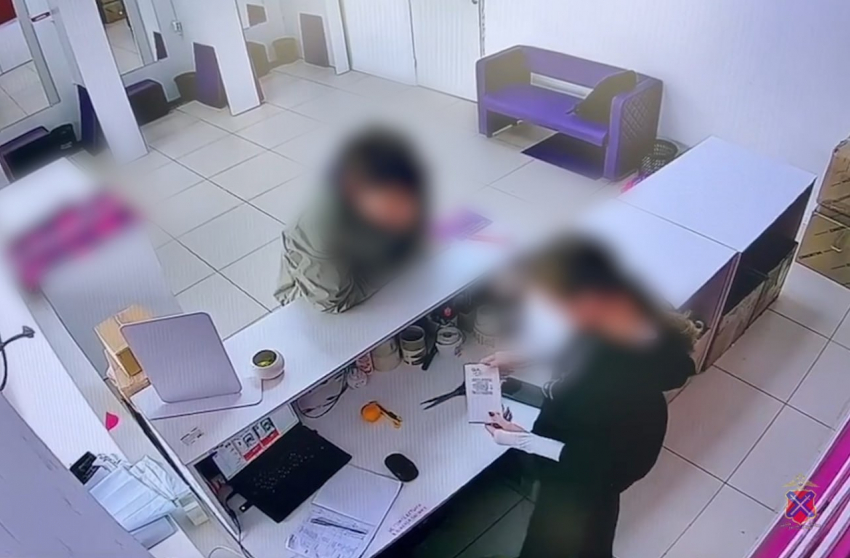 Дерзкую подмену дорогого товара разоблачили в ПВЗ Wildberries 