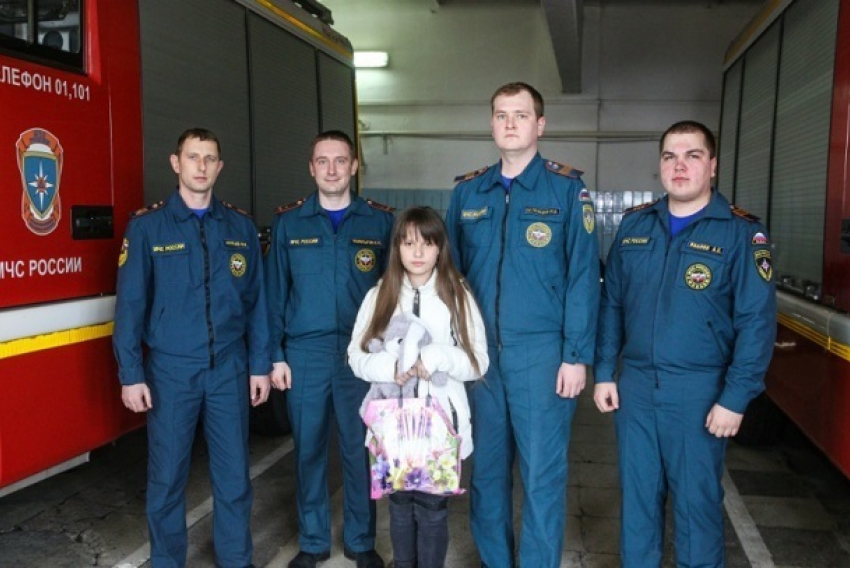 11-летняя школьница спасла себя и собаку из горящей квартиры в Волгограде