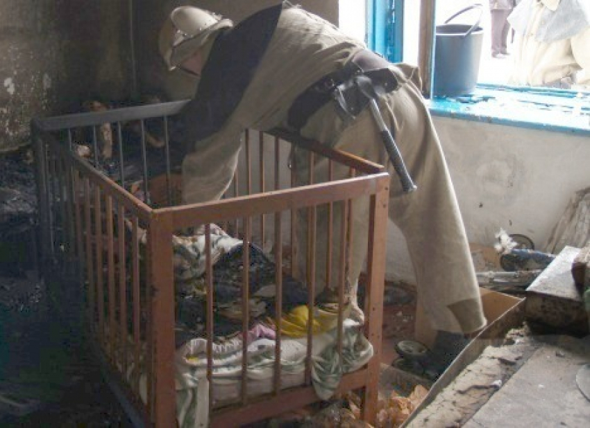 Под Волгоградом в частном доме сгорел 2-летний мальчик