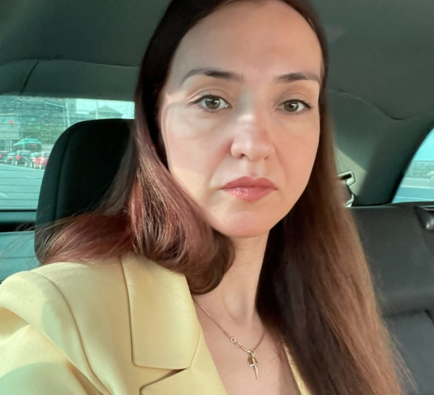 Вылетевшая из волгоградской облдумы красотка рассекретила свою новую работу