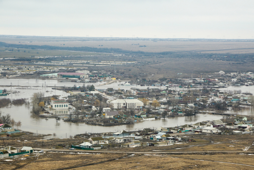 Вода уходит из трех затопленных районов Волгоградской области