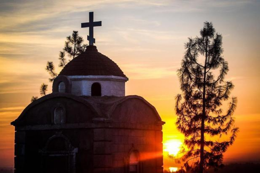 Волгоградский фотограф опубликовал снимки невероятно красивого восхода 