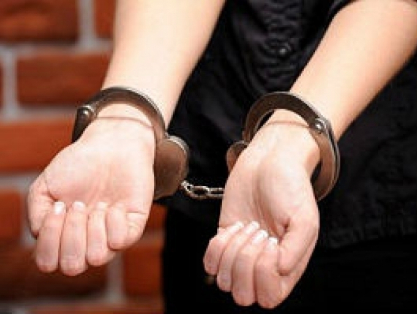 В Волгограде жителя Турции ограбила молодая девушка