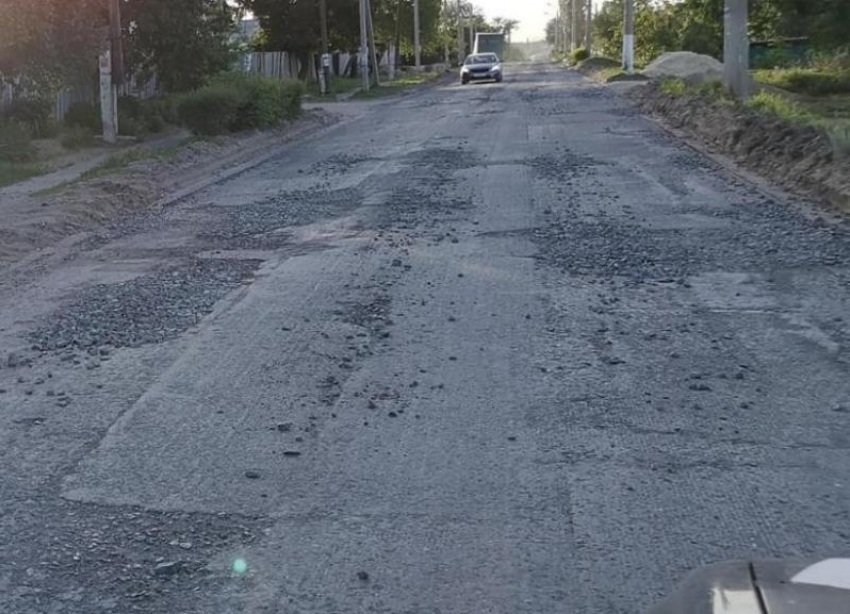 Стало известно, когда на самом деле качественно отремонтируют  дорогу, снятую блогером в Городище