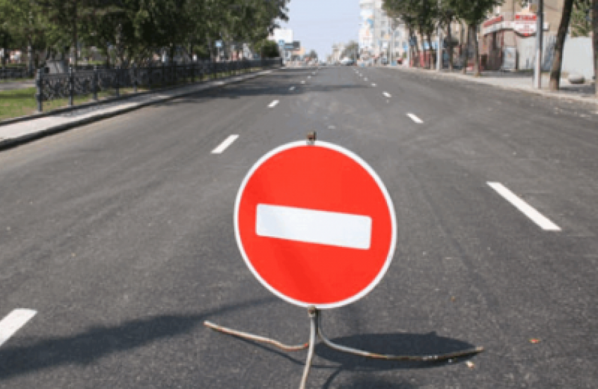 Движение транспорта по улице Ким в Волгограде закрыто до 25 апреля