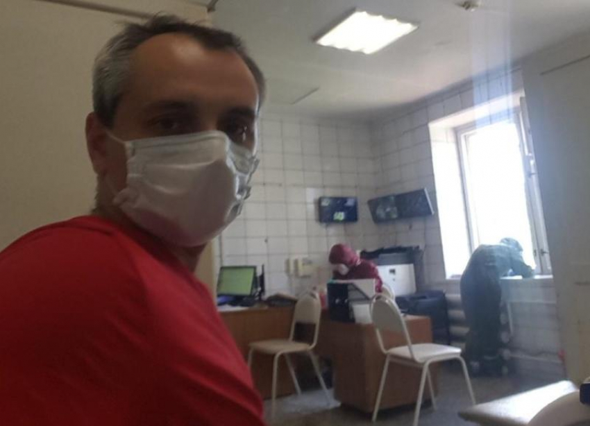 Жительница Краснослободска с невыносимой зубной болью не может выйти из дома из-за мужа, госпитализированного с COVID-19