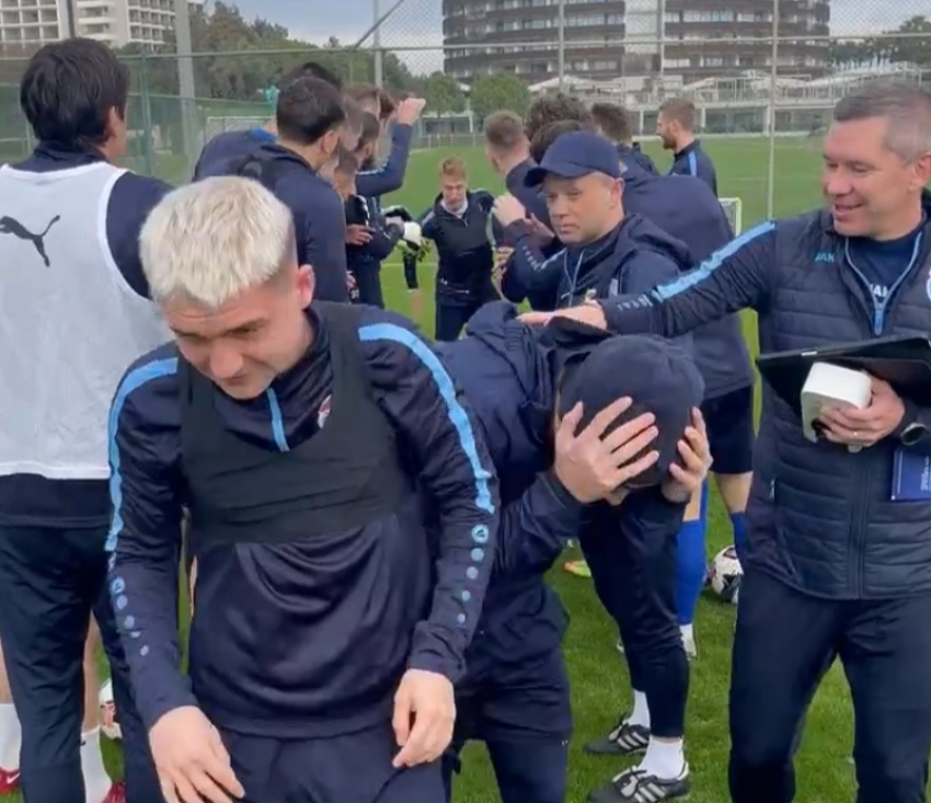 «Суровый коридор» для игроков: «Ротор» внедрил новые странные традиции