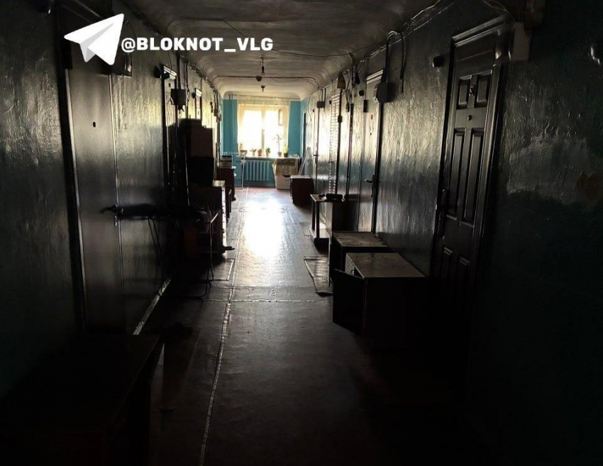 Текут холодильники: вторые сутки остается без света дом на юге Волгограда