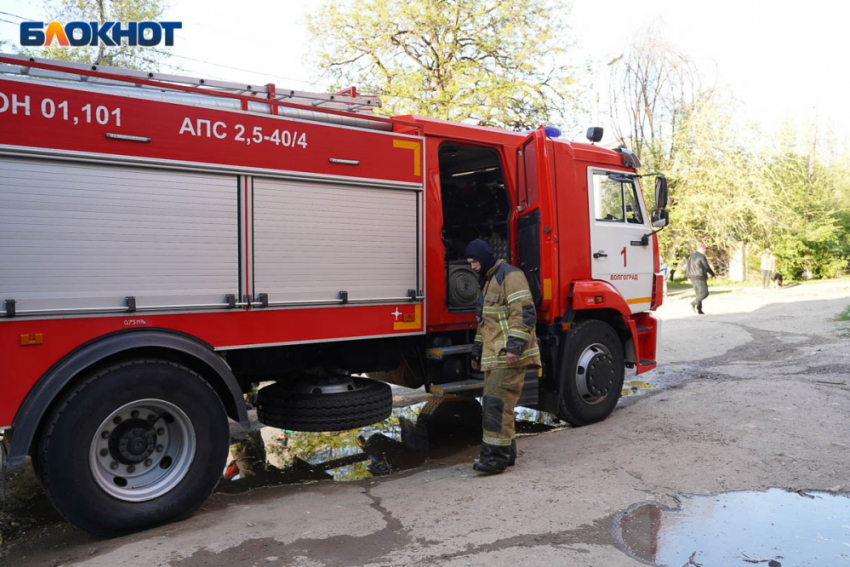 Волгоградец погиб во вспыхнувшей пятиэтажке, пытаясь согреться