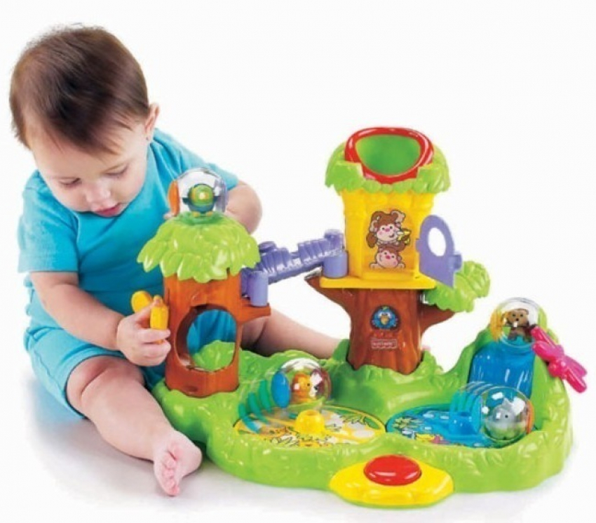 В волгоградских магазинах торгуют опасными игрушками и детским питанием