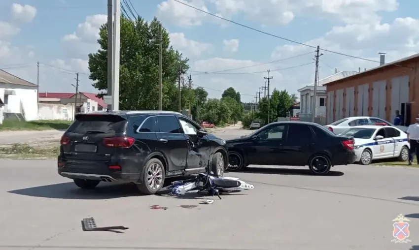 На асфальте лужа крови: массовое ДТП с байкерами произошло в Волгограде 