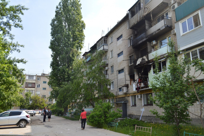 Всю ночь дежурили полиция и МЧС: что известно о взрыве в жилом доме в Михайловке 