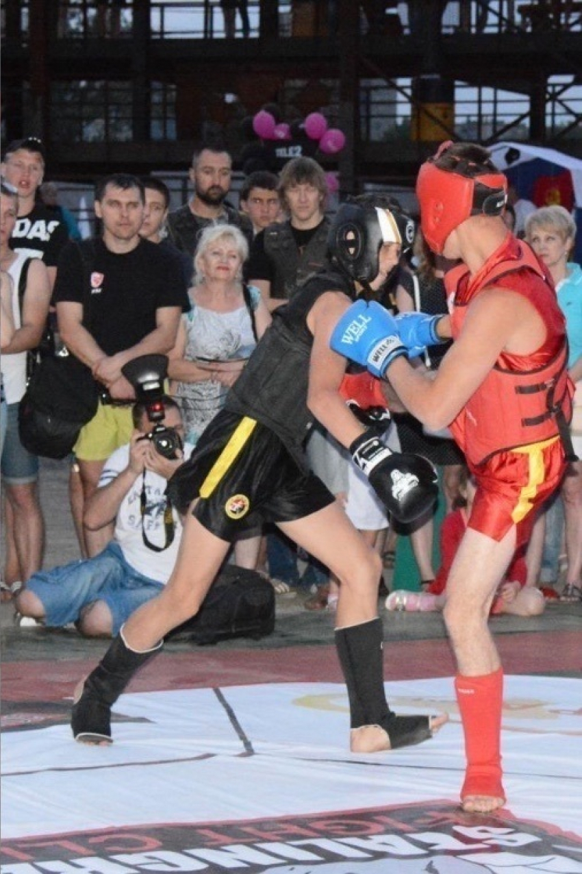 На севере Волгограда состоялись бои с участием профессионалов ММА «Сталинградская доблесть"