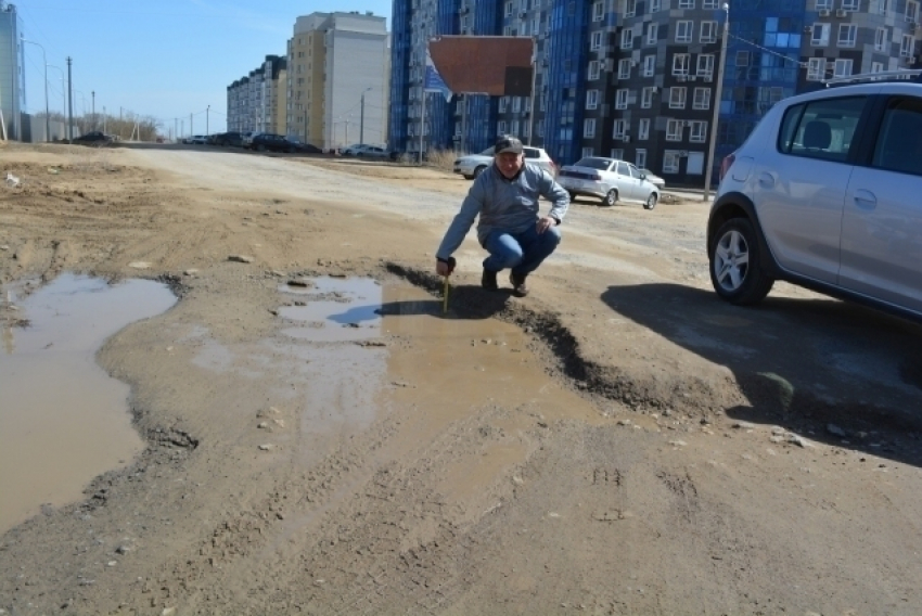 Пятиметровые ямы снова шокируют активистов в Волгограде