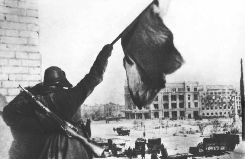 Календарь: 24 ноября 1942 год – войска генерала Чуйкова соединились с частями Красной армии в Сталинграде