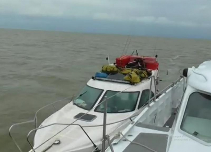 В Камышине продолжают поиски 12-летнего мальчика с опрокинувшегося катера