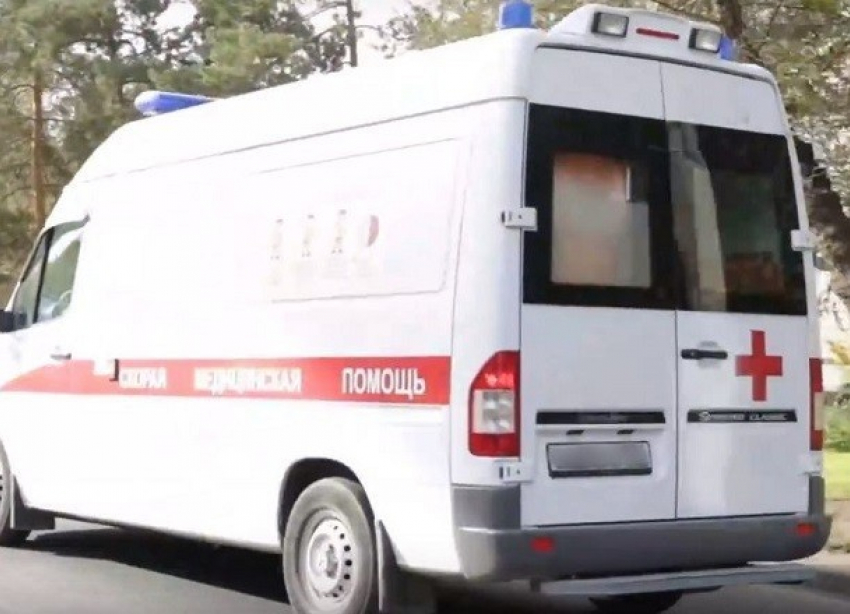 Тройное ДТП в Волжском: 11-ти и 12-летний пассажиры в больнице