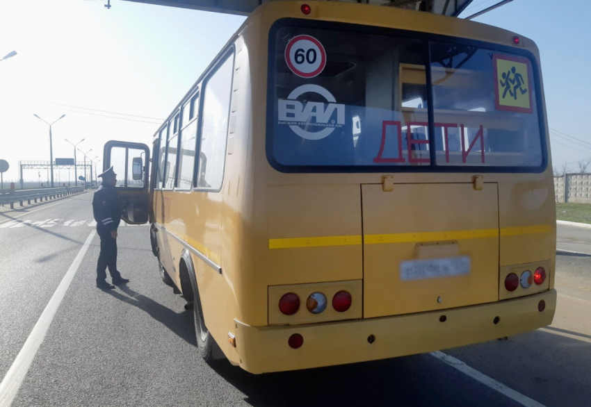Волгоградские автобусы и маршрутки проверяют на дорогах со специальными приборами 