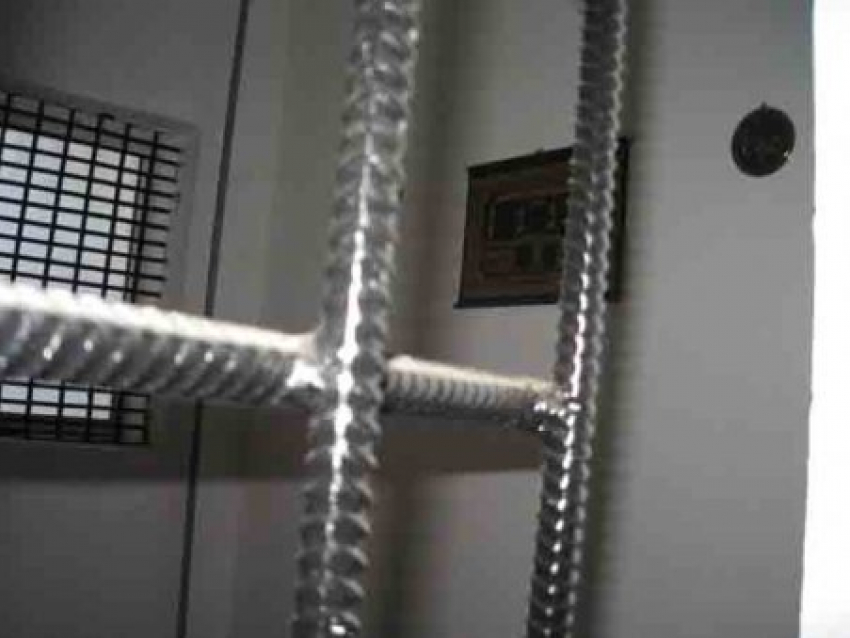 Под Волгоградом в камере изолятора пытался повеситься задержанный