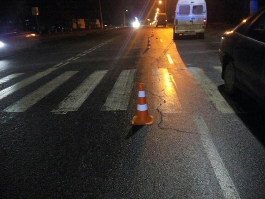 Мотоциклист перевернулся на дороге в центре Волгограда