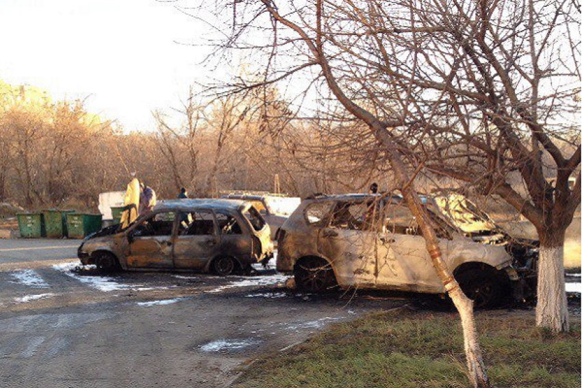 В Волгограде ночью сожгли иномарку главы Тракторозаводского района 