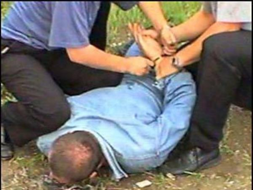 В Волгоградской области 80-летний пенсионер отомстил обидчику ударом ножа 