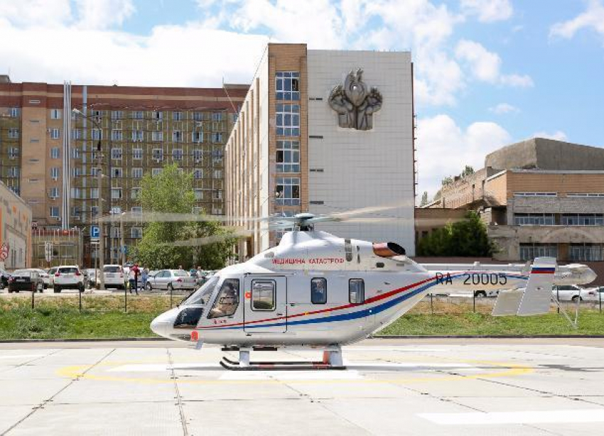 В Волгограде вертолет санавиации перевез еще двух больных на лечение в город