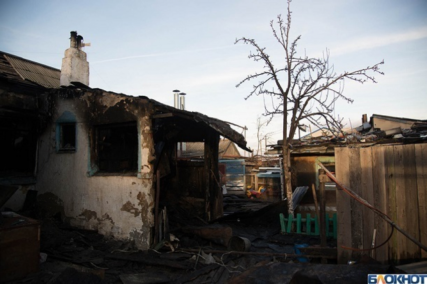Тело женщины обнаружено на пепелище частного дома в Волгоградской области