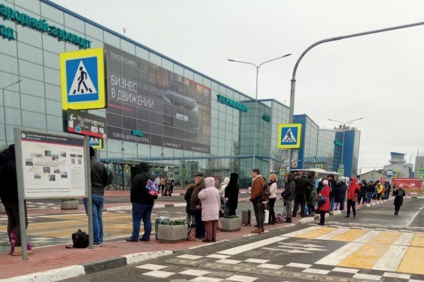 В Волгограде эвакуировали аэропорт