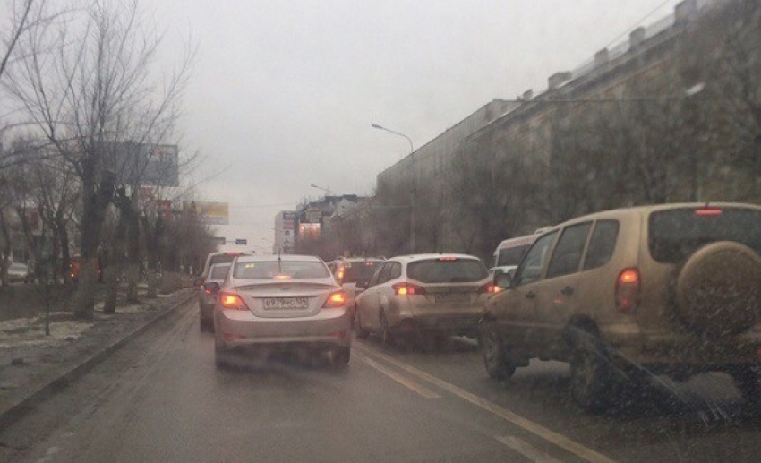 ДТП собирает пробку на Рокоссовского в Волгограде