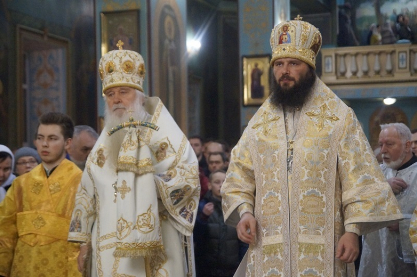 "Блокнот Волгограда» публикует видео красивейшего рождественского богослужения двух митрополитов