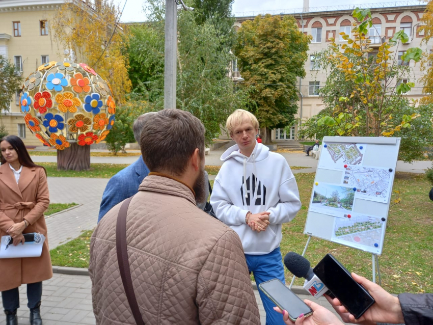 В Волгограде спасают от вырубки деревья Горсада