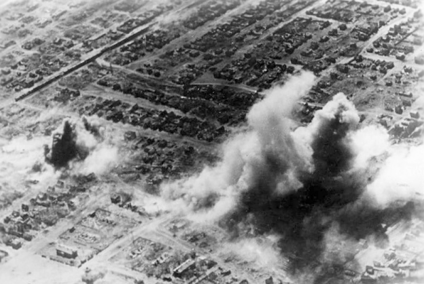 2 сентября 1942 года - вражеская авиация совершила массированную бомбардировку Сталинграда