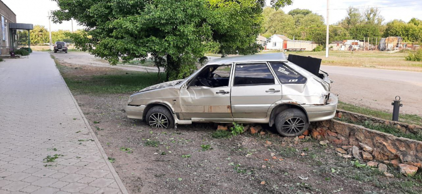 21-летний водитель ВАЗа не справился с управлением и погиб под Волгоградом 