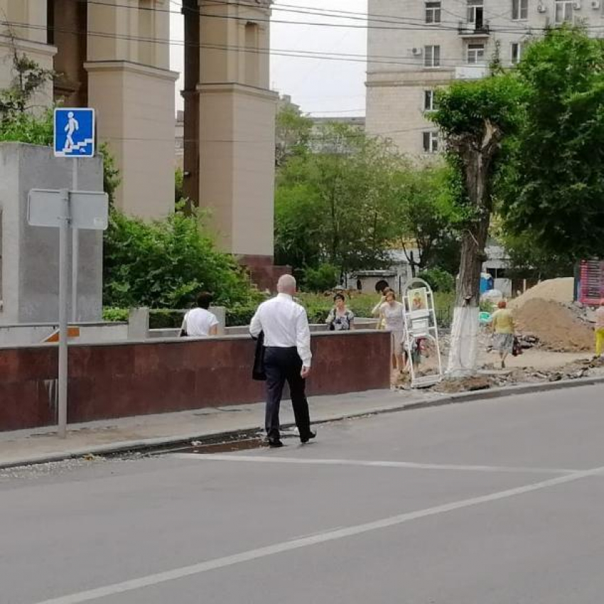 На главу администрации Волгограда жители хотят пожаловаться в полицию