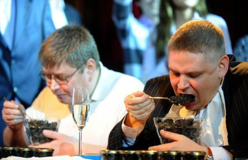 Чиновники Волгограда требуют больше бюджетных денег на рестораны 
