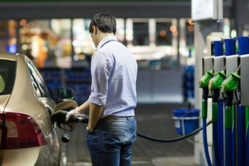 В Волгограде растут доходы предприятий нефтепереработки, а строители нищают