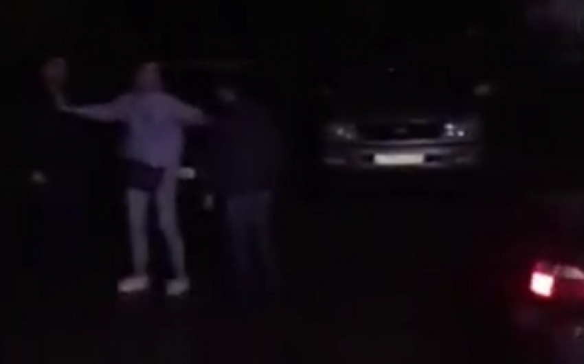 Посетитель кафе «Понеслось» жестоко избил таксиста в Волгограде 