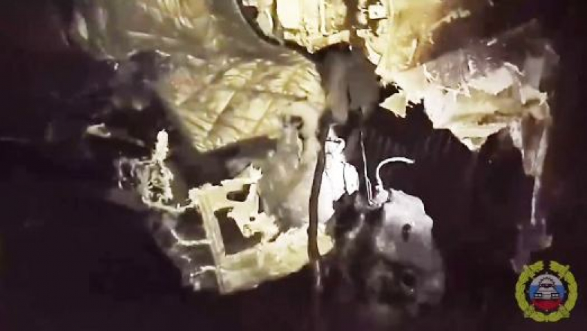 Железо в клочья: страшные кадры сняли на месте гибели двоих в иномарке на волгоградской трассе