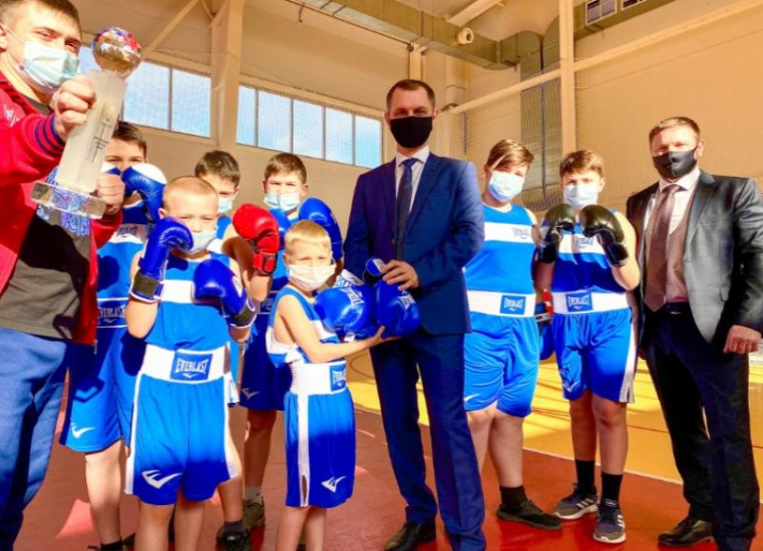 Для будущих чемпионов - волонтеры Котельниково развивают детский спорт