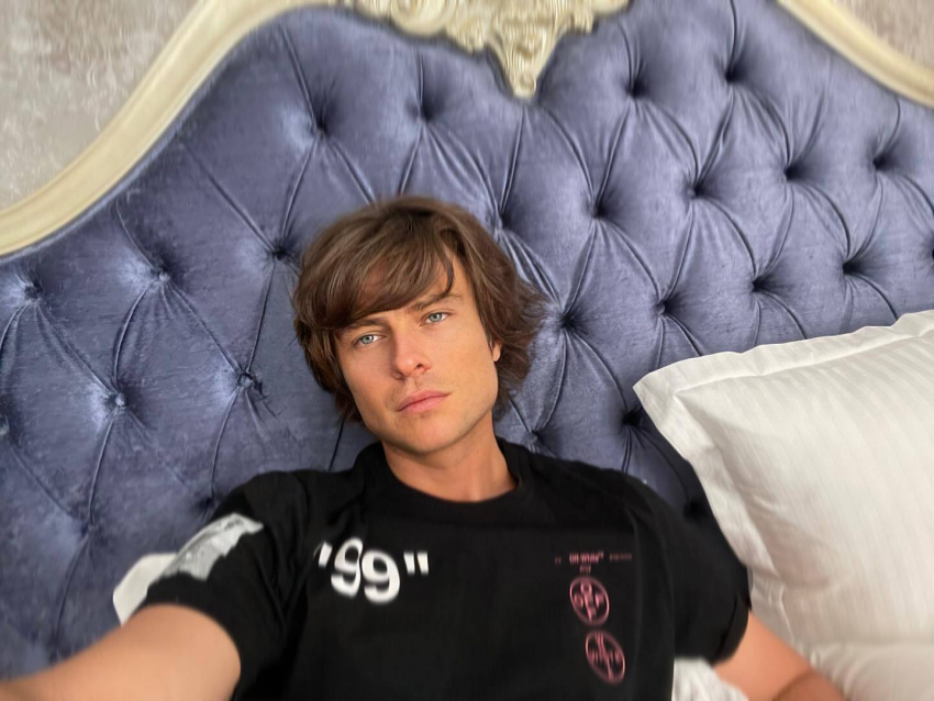 Прохора Шаляпина подловили в кафе с эпатажной престарелой богачкой 