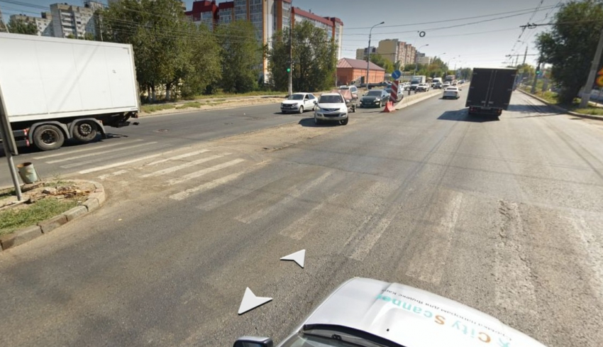 Умер в скорой: водитель сбил насмерть мужчину на юге Волгограда