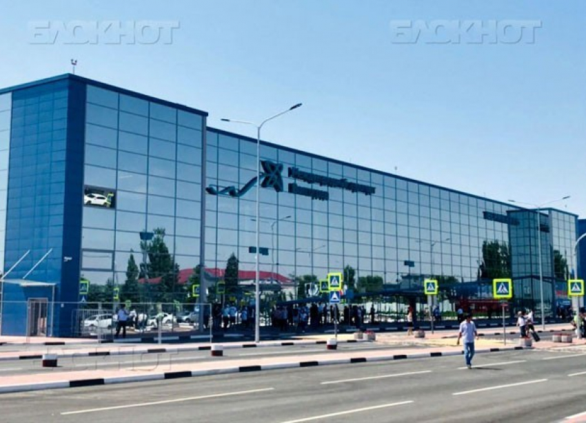 Громкий скандал произошел из-за ребенка в аэропорту Волгограда 