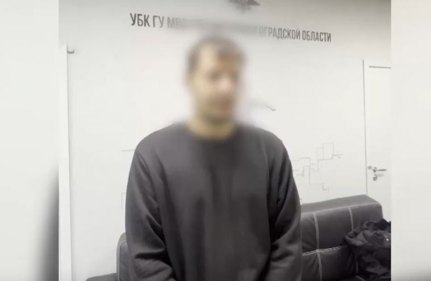 Волгоградец под видом женщины распространял детскую порнографию 