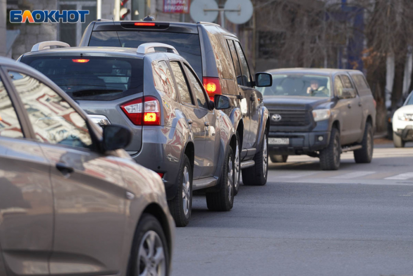 Нарушителей парковки в Волгограде начнут ловить по-новому